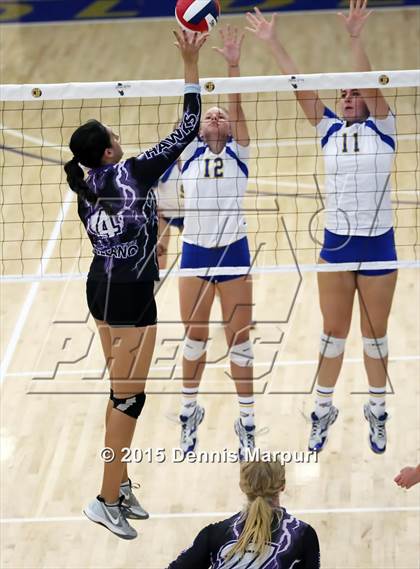 Thumbnail 2 in Mission Oak vs. Bakersfield Christian (CIF Central D3 Final) photogallery.