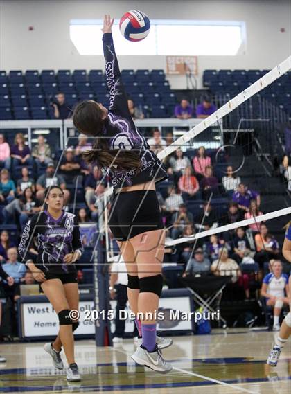 Thumbnail 2 in Mission Oak vs. Bakersfield Christian (CIF Central D3 Final) photogallery.