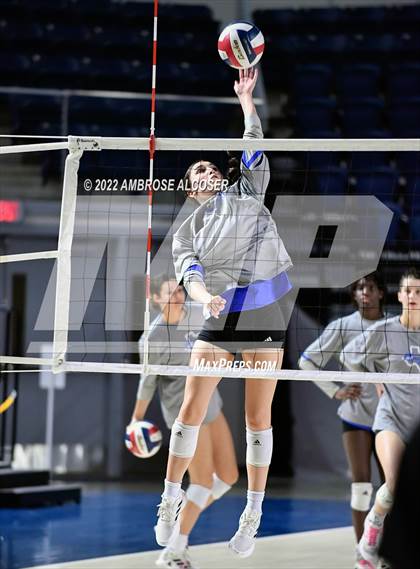 Thumbnail 2 in Cypress Creek vs. Heights (UIL Volleyball 6A Bi-District Playoff) photogallery.