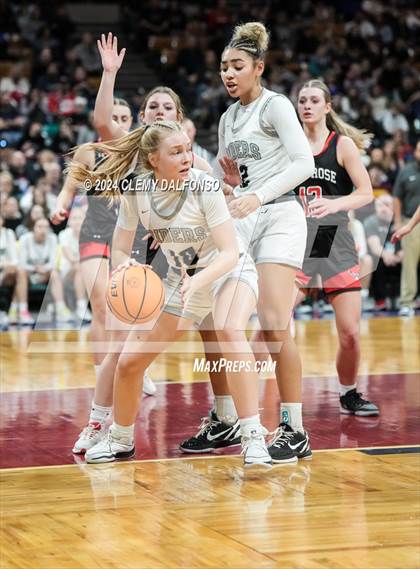Thumbnail 1 in Montrose vs Roosevelt (CHSAA 5A Great 8) photogallery.