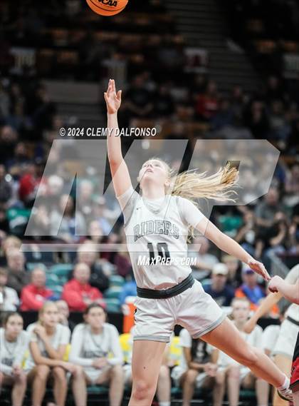 Thumbnail 2 in Montrose vs Roosevelt (CHSAA 5A Great 8) photogallery.