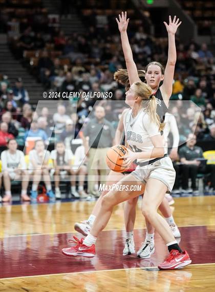 Thumbnail 2 in Montrose vs Roosevelt (CHSAA 5A Great 8) photogallery.