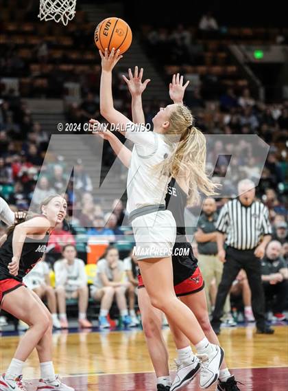 Thumbnail 3 in Montrose vs Roosevelt (CHSAA 5A Great 8) photogallery.