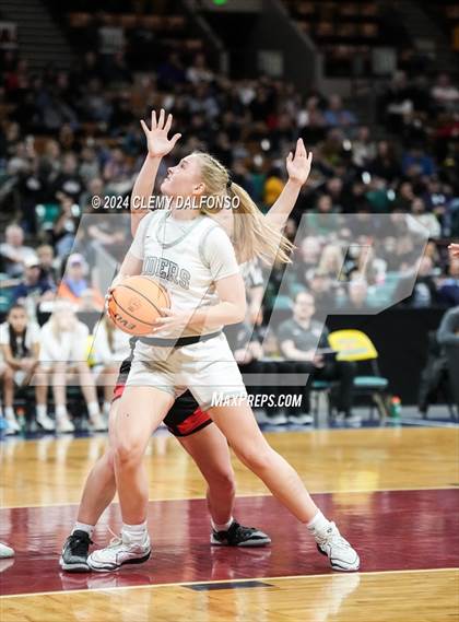 Thumbnail 3 in Montrose vs Roosevelt (CHSAA 5A Great 8) photogallery.