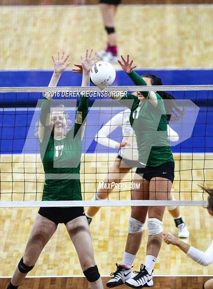Thumbnail 3 in Fairview vs Mountain Vista (CHSAA 5A Playoff) photogallery.
