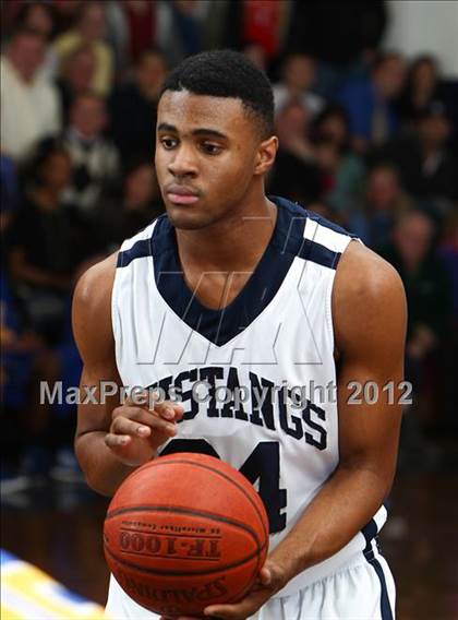Thumbnail 2 in Immaculate vs. Gilbert (CIAC Class S Quarterfinal) photogallery.