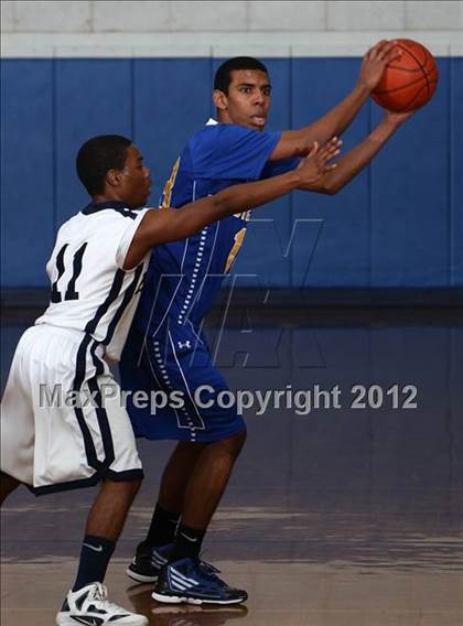 Thumbnail 2 in Immaculate vs. Gilbert (CIAC Class S Quarterfinal) photogallery.