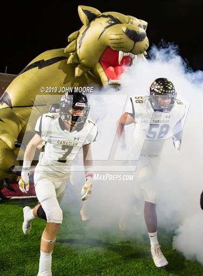 Thumbnail 3 in Canadian vs. Abernathy (UIL 3AQuarterfinal Playoff) photogallery.
