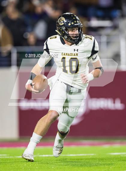 Thumbnail 1 in Canadian vs. Abernathy (UIL 3AQuarterfinal Playoff) photogallery.