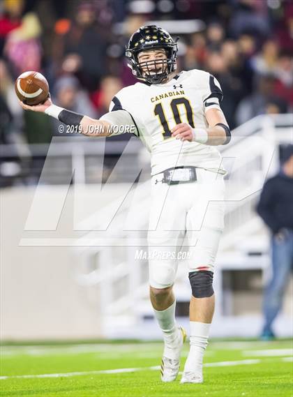 Thumbnail 2 in Canadian vs. Abernathy (UIL 3AQuarterfinal Playoff) photogallery.