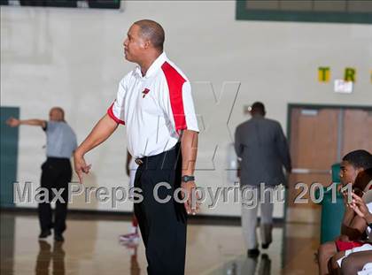 Thumbnail 3 in Skyline vs. Horn (CFB Invitational) photogallery.