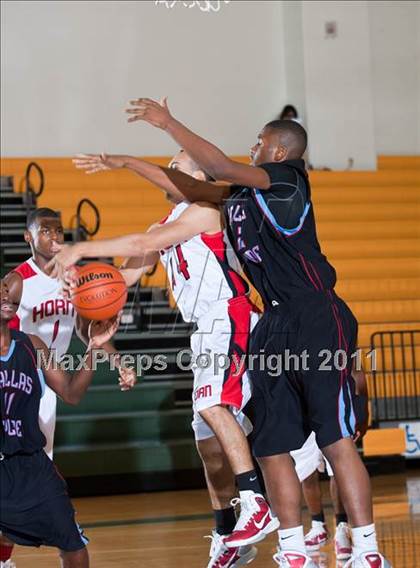 Thumbnail 1 in Skyline vs. Horn (CFB Invitational) photogallery.