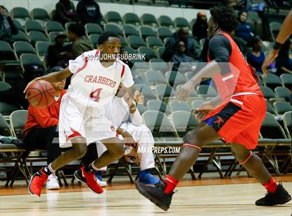 Thumbnail 1 in Lake Taylor vs Hampton  (Iverson Holiday Crossover Showcase) photogallery.