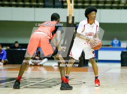 Thumbnail 2 in Lake Taylor vs Hampton  (Iverson Holiday Crossover Showcase) photogallery.