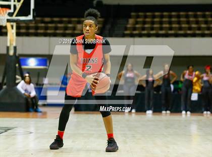 Thumbnail 1 in Lake Taylor vs Hampton  (Iverson Holiday Crossover Showcase) photogallery.