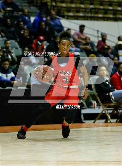 Thumbnail 3 in Lake Taylor vs Hampton  (Iverson Holiday Crossover Showcase) photogallery.