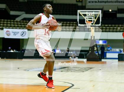 Thumbnail 2 in Lake Taylor vs Hampton  (Iverson Holiday Crossover Showcase) photogallery.