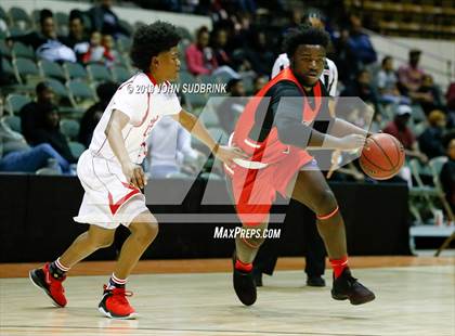 Thumbnail 3 in Lake Taylor vs Hampton  (Iverson Holiday Crossover Showcase) photogallery.