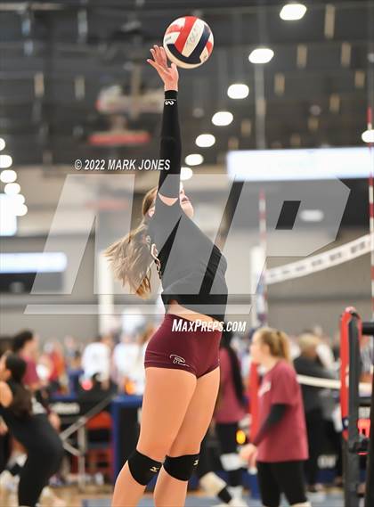 Thumbnail 2 in Sacred Heart vs. Salpointe Catholic (Nike TOC Southwest) photogallery.