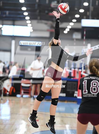 Thumbnail 2 in Sacred Heart vs. Salpointe Catholic (Nike TOC Southwest) photogallery.