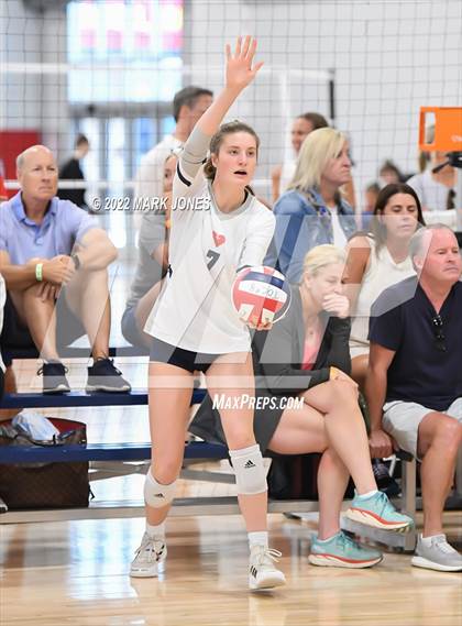 Thumbnail 1 in Sacred Heart vs. Salpointe Catholic (Nike TOC Southwest) photogallery.