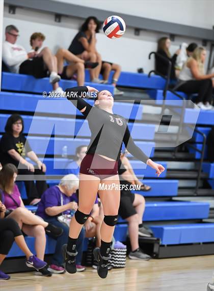 Thumbnail 1 in Sacred Heart vs. Salpointe Catholic (Nike TOC Southwest) photogallery.