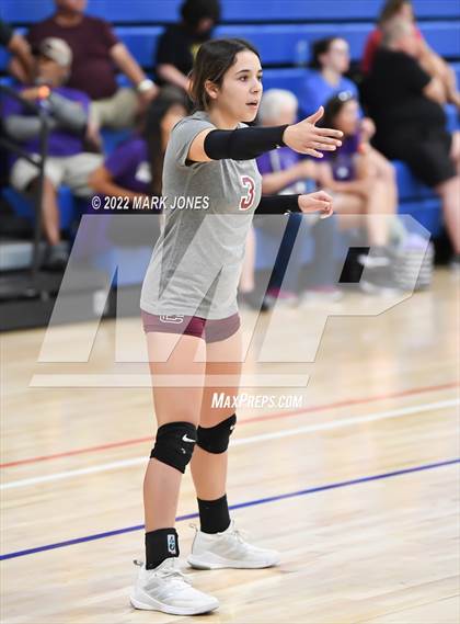 Thumbnail 1 in Sacred Heart vs. Salpointe Catholic (Nike TOC Southwest) photogallery.