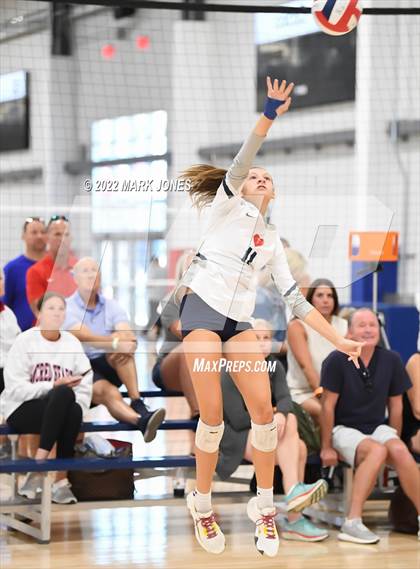Thumbnail 1 in Sacred Heart vs. Salpointe Catholic (Nike TOC Southwest) photogallery.