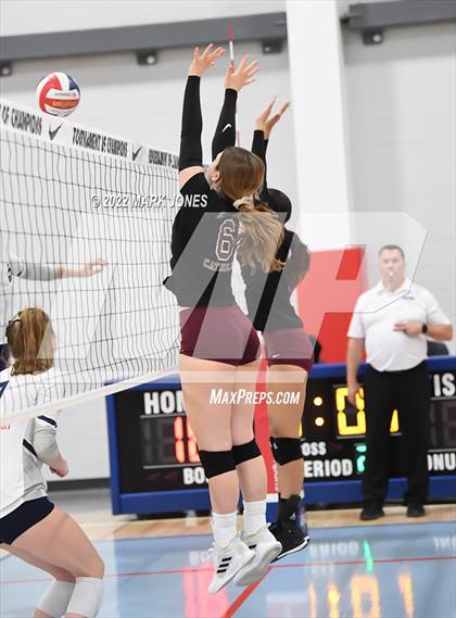 Thumbnail 3 in Sacred Heart vs. Salpointe Catholic (Nike TOC Southwest) photogallery.