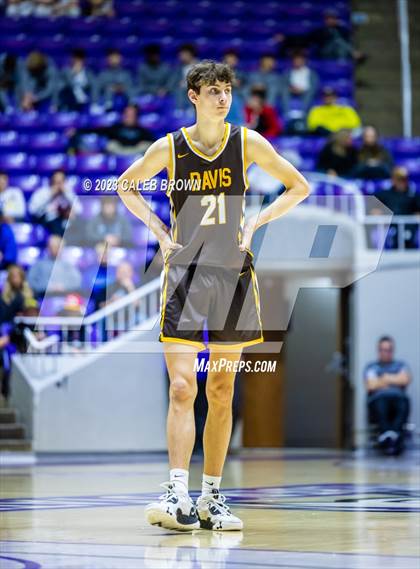 Thumbnail 2 in Davis vs. Lone Peak (UHSAA 6A Quarterfinal) photogallery.
