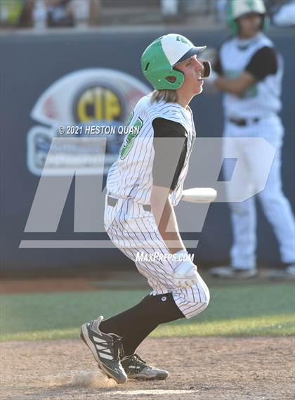 Thumbnail 1 in Thousand Oaks vs. Trabuco Hills (CIF-SS D2 Final) photogallery.