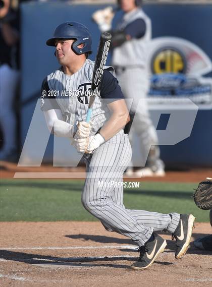 Thumbnail 1 in Thousand Oaks vs. Trabuco Hills (CIF-SS D2 Final) photogallery.