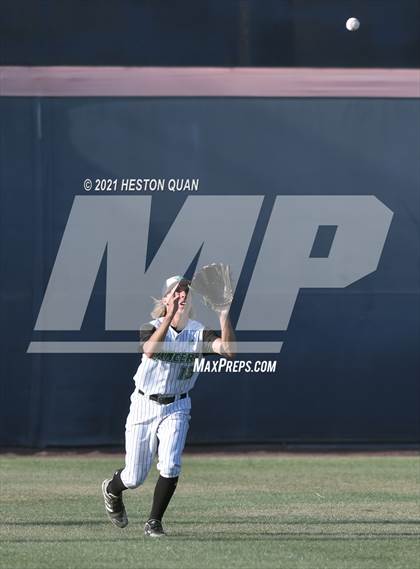 Thumbnail 3 in Thousand Oaks vs. Trabuco Hills (CIF-SS D2 Final) photogallery.