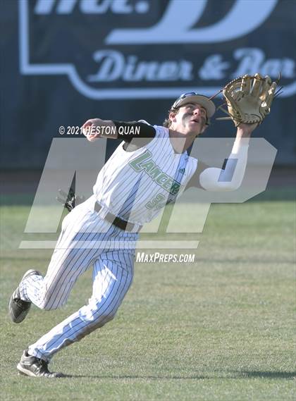 Thumbnail 3 in Thousand Oaks vs. Trabuco Hills (CIF-SS D2 Final) photogallery.