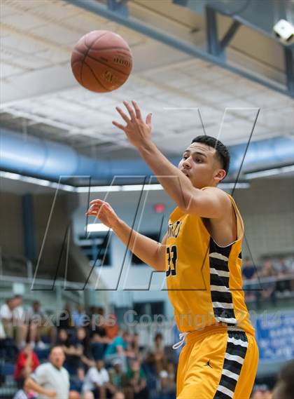 Thumbnail 2 in East Central vs. O'Connor (UIL 5A Bi-District Playoff) photogallery.