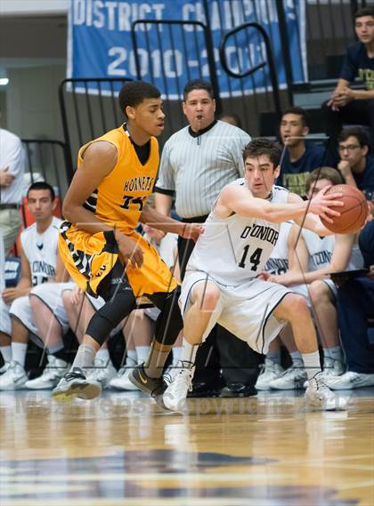 Thumbnail 3 in East Central vs. O'Connor (UIL 5A Bi-District Playoff) photogallery.