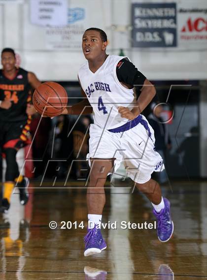Thumbnail 1 in Berkeley vs. Sacramento (Gridley Invitational) photogallery.