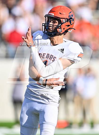 Thumbnail 3 in Bridgeland vs. Tomball (6A DII Region II Final) photogallery.
