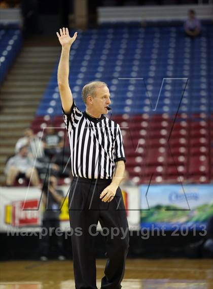 Thumbnail 2 in Sacramento vs Florin (CIF SJS D2 Final) photogallery.