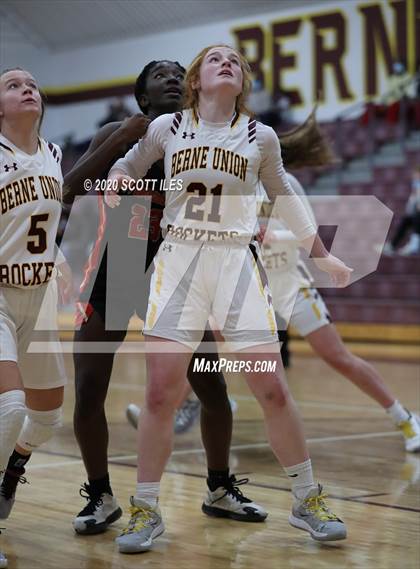 Thumbnail 3 in Worthington Christian vs Berne Union photogallery.