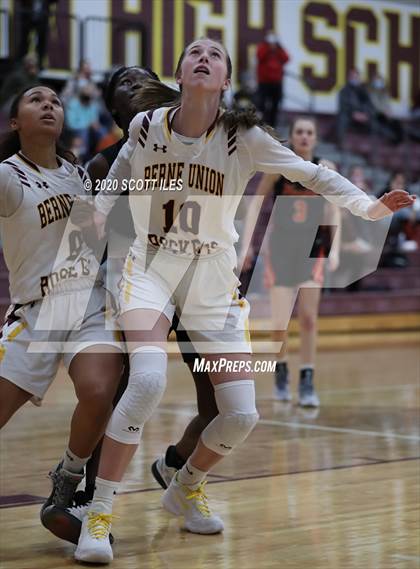 Thumbnail 3 in Worthington Christian vs Berne Union photogallery.