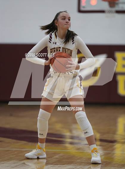 Thumbnail 2 in Worthington Christian vs Berne Union photogallery.
