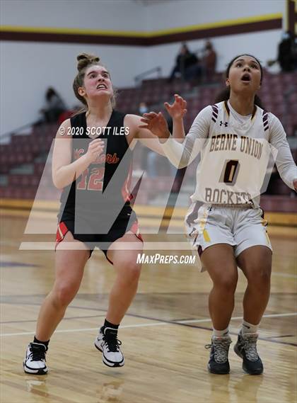 Thumbnail 2 in Worthington Christian vs Berne Union photogallery.