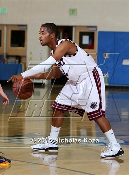 Thumbnail 3 in University vs. Fremont (MLK Showcase) photogallery.