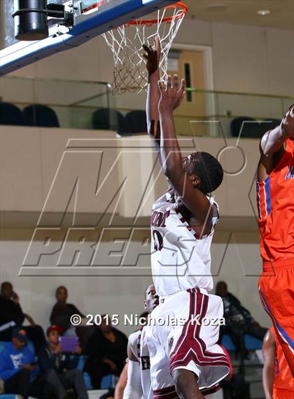 Thumbnail 1 in University vs. Fremont (MLK Showcase) photogallery.