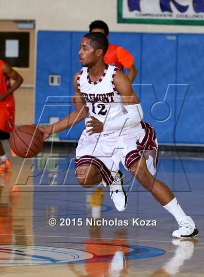 Thumbnail 3 in University vs. Fremont (MLK Showcase) photogallery.