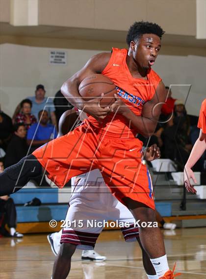 Thumbnail 3 in University vs. Fremont (MLK Showcase) photogallery.