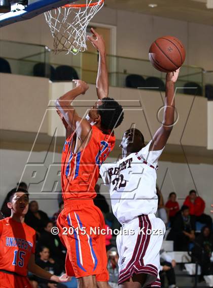 Thumbnail 1 in University vs. Fremont (MLK Showcase) photogallery.
