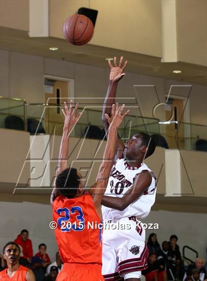 Thumbnail 1 in University vs. Fremont (MLK Showcase) photogallery.