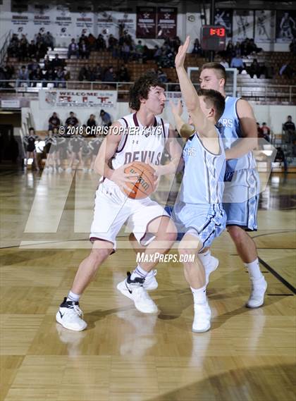 Thumbnail 2 in Pinckneyville vs Sesser-Valier (Benton Invitational Tournament) photogallery.